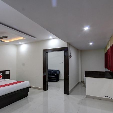 Collection O 38566 Mk Hotel And Lodge Gulbarga Exterior photo