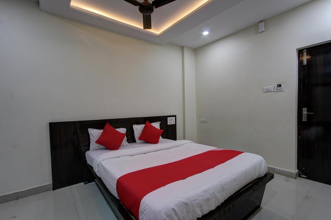 Collection O 38566 Mk Hotel And Lodge Gulbarga Exterior photo