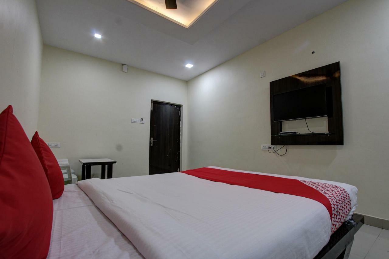 Collection O 38566 Mk Hotel And Lodge Gulbarga Exterior photo